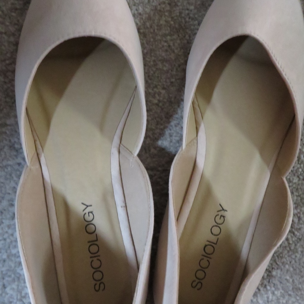 SOCIOLOGY - LT. TAN- SIZE 8